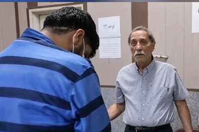بزرگواری کم‌نظیر سیاوش طهمورث در مواجهه با دزد گوشی‌اش: «هرچقدر می‌خواستی به خودم می‌گفتی!» نصیحتی که سارق را در برابر پلیس به گریه انداخت!