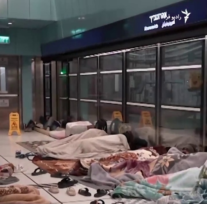 ویدیویی افشا شده از زندگی سگی اسرائیلی‌ها که در زمین سرد ایستگاه‌های مترو می‌خوابند+‌ویدیو