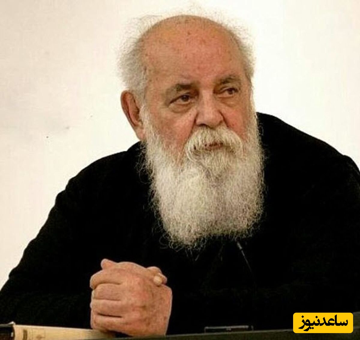 احساسی ترین دکلمه‌ی هوشنگ ابتهاج/ می‌بینم
آن شکفتنِ شادی را/ پروازِ بلند آدمیزادی را... +ویدیو