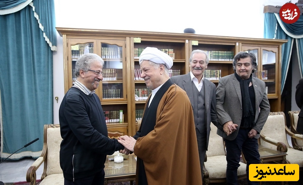 هاشمی رفسنجانی در حال خوش و بش با علیرضا خمسه