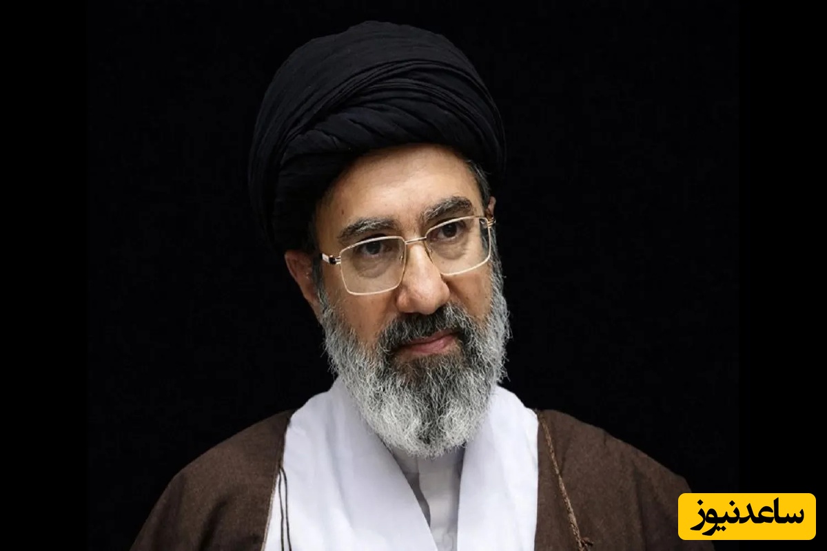 تصویری جدید از رهبر معظم انقلاب منتشر شد؛ مشت گره کرده پدر، ارثیه گران بهای پسر