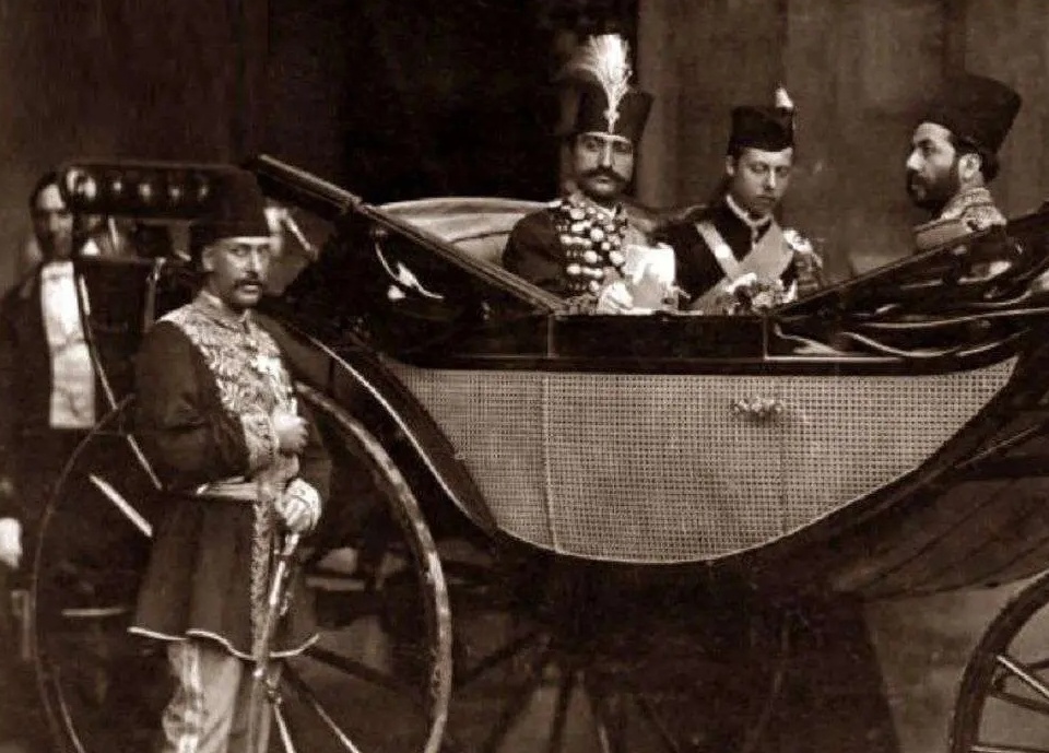 سفری با خاطرات ناصرالدین‌شاه : کالسکه سلطان عثمانی خیلی کوچک و تنگ بود