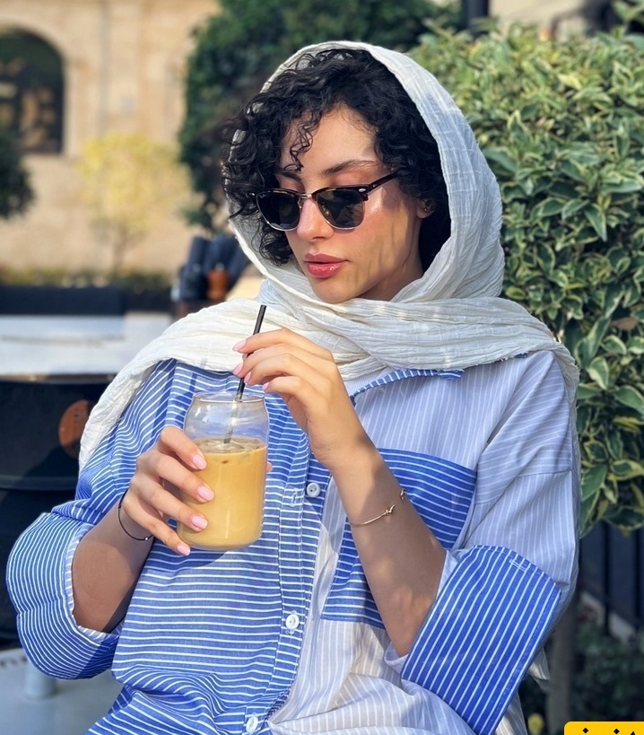 آرایش خفن ترلان پروانه چشمای گربه ایشو کشیده تر کرده!