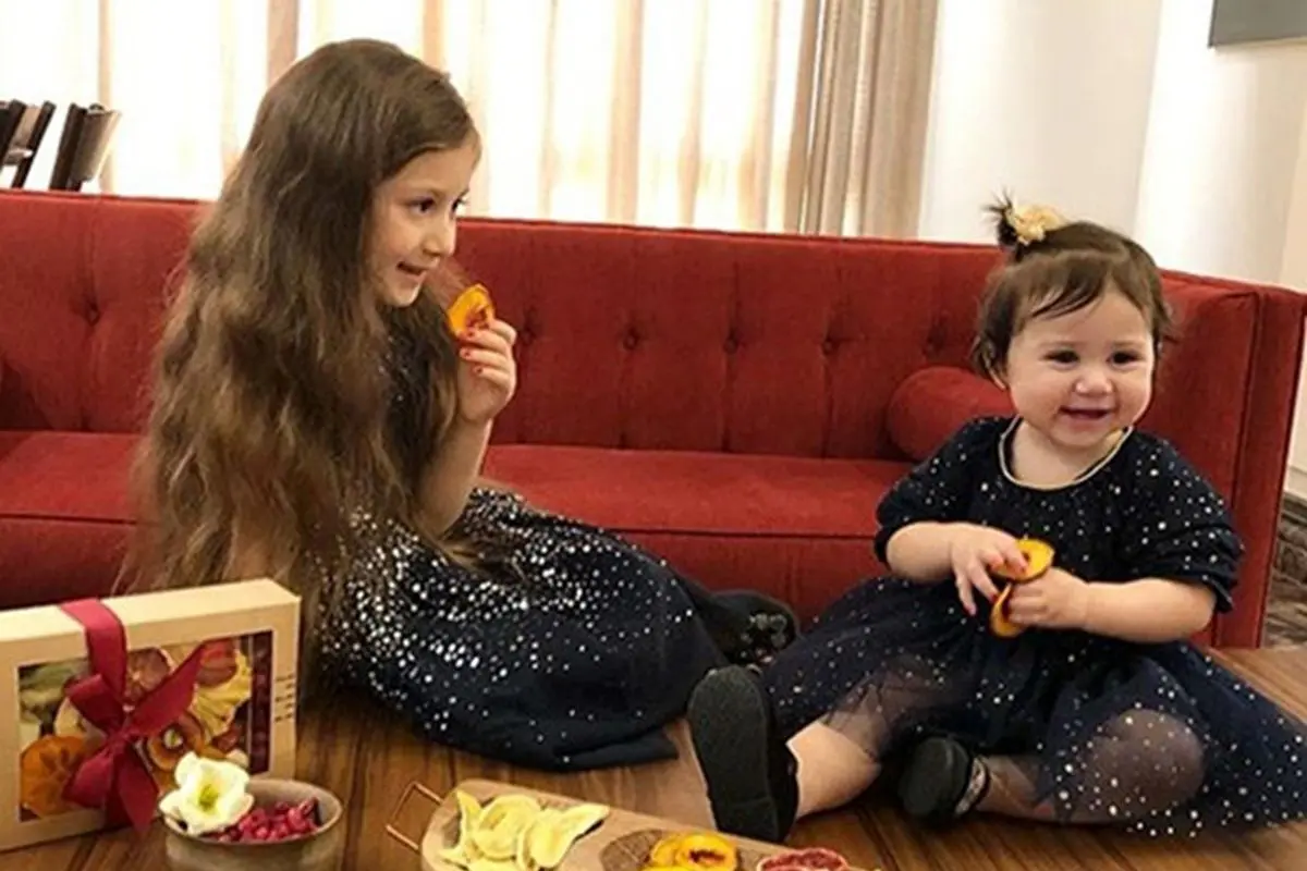 پیراهن های ست خوشگل و اعیونی نبات و پناه استخری در جشن تولد دل همه رو برد+عکس