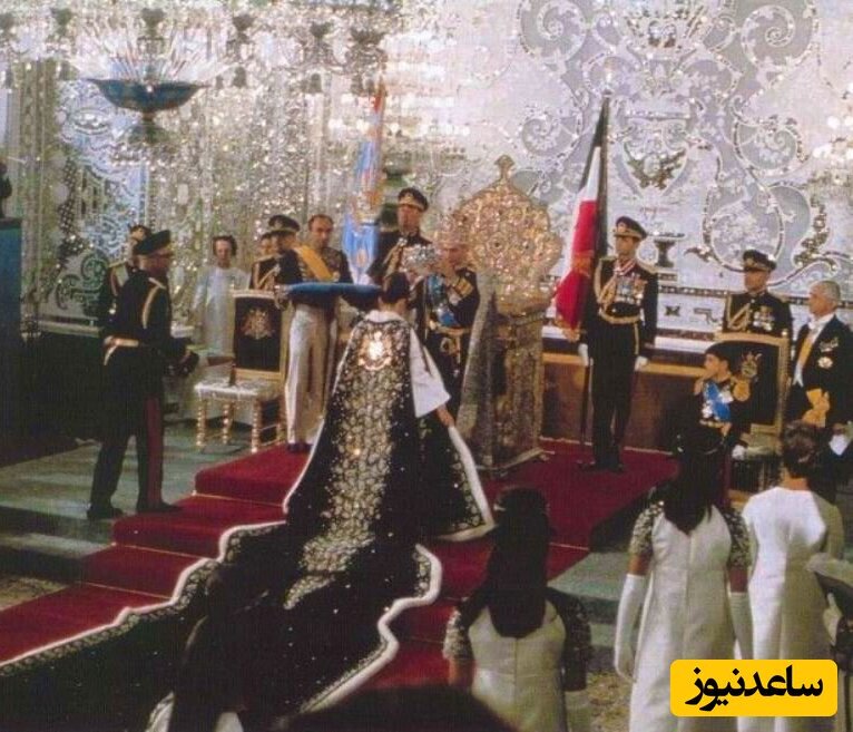 نگاهی به لباس های نفیس و فاخر فرح پهلوی در کاخ نیاوران/ هنر اصیل ایرانی در خدمت خاندان سلطنتی متعلق به زمان برده داری مدرن! +عکس
