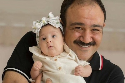 رخت عزای هانا غفوریان، دختر مهران غفوریان در مراسم خاکسپاری پدرش/ خیلی زود بود این سکانس رو تجربه کنه!