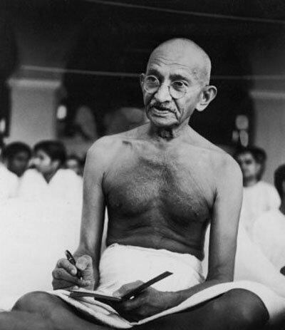 بیوگرافی و زندگی شخصی و اجتماعی مهاتما گاندی و همسرش + فیلم و عکس های جذاب و دیدنی