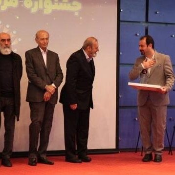 اهدای «جایزه ملی خلاقیت» روابط عمومی به رئیس انجمن روابط عمومی آذربایجان شرقی