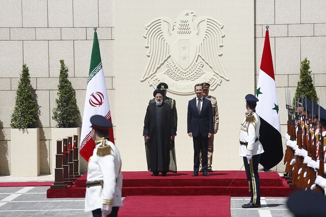 مراسم رسمی بشار اسد برای استقبال از رئیس جمهور