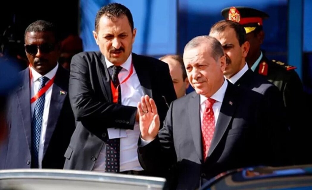 (ویدئو) وقتی اردوغان به محافظ خود هم اعتماد ندارد