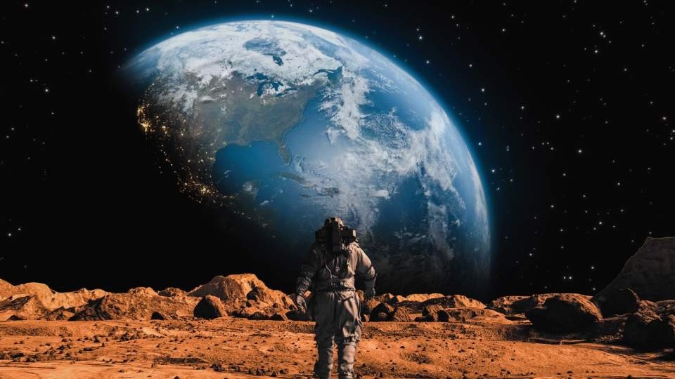 (ویدیو) زندگی توی مریخ حقیقت داره یا فقط یه خیال پردازیه؟/ بنظرتون میتونیم یه روز توی این سیاره ساکن بشیم؟!