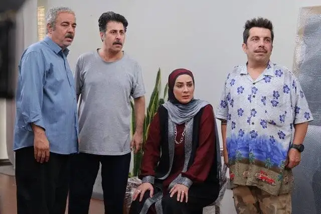 سعید آقاخانی از دختر کپی برابر اصلش در سریال اسباب زحمت رونمایی کرد+ تصاویر/ دریا دختر دهه هشتادی آقای کارگردان بیش از حد شبیه باباش نیست؟+عکس