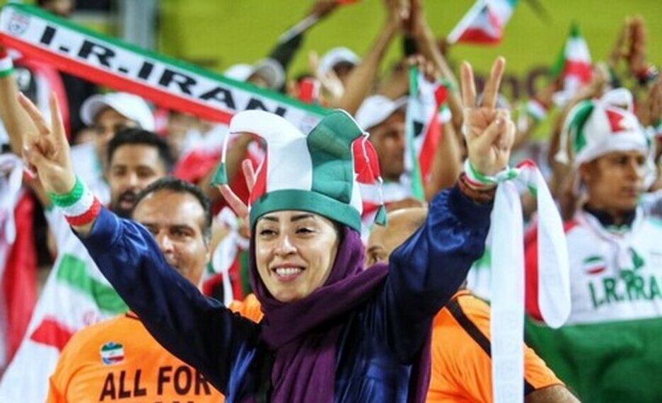 زیباترین بوسه دختر ایرانی در جام ملتهای آسیا! +ویدئو