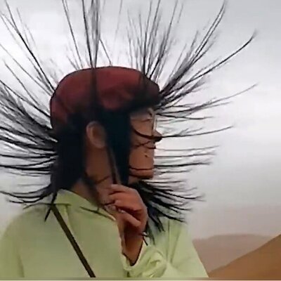(ویدئو) پدیده‌ای عجیب که مو‌های زنان را سیخ کرد!