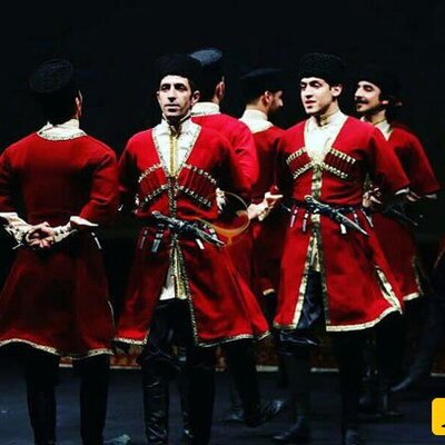 رد شکایت پلیس از یک شهروند تبریزی به دلیل اجرای رقص آذربایجانی/ رقص آذربایجانی از آداب فرح‌بخش جامعه است+عکس
