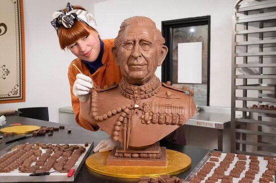 یک شکلات ساز انگلیسی در آستانه مراسم تاجگذاری چارلز سوم، سردیسی از پادشاه جدید انگلیس درست کرده است./PA