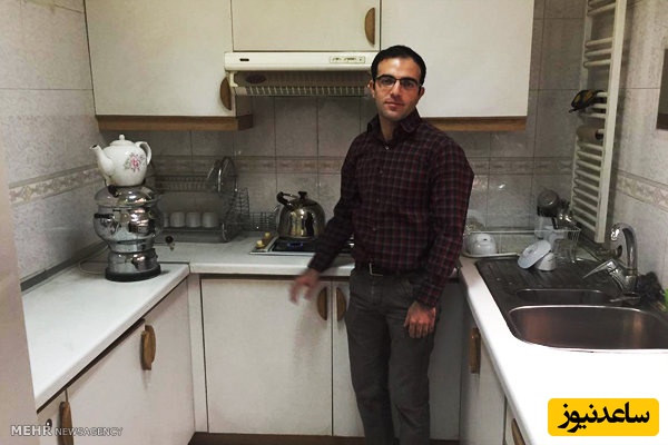 تیر خلاصِ آبدارچی بی‌اعصاب به کارمندان شرکت با شروع ماه رمضان؛ حالا اگه جرات دارید درِ اینجا رو بزنین تا با کتری بیوفته به جونتون😂+عکس