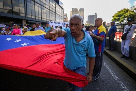 تظاهرات علیه حکومت چپگرای ونزوئلا در شهر کاراکاس در روز جهانی کارگر/ رویترز