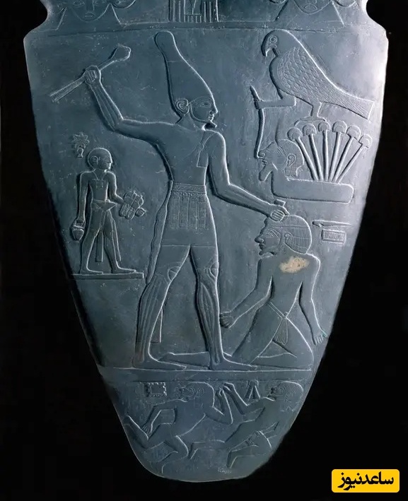 پالت نارمر که اینجا نشان داده شده، پادشاه نارمر که با نام منس نیز شناخته می‌شود را در حال شکست دادن دشمن به تصویر می‌کشد