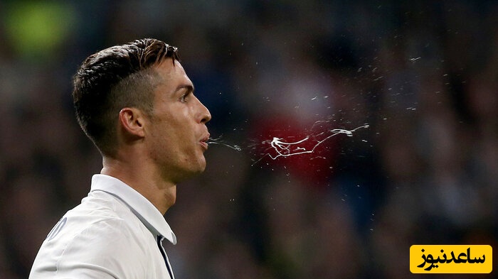 دیدن تف کردن در خواب چه تعبیری دارد؟ / تعبیر خواب تف کردن