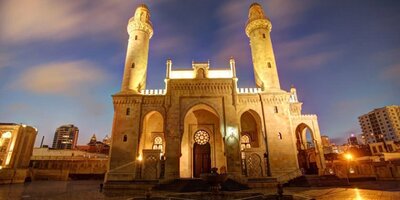 در مورد مسجد تازه‌پیر باکو چه می‌دانید؟ سفری به باشکوه‌ترین مسجد پایتخت آذربایجان با معماری خیره‌کننده