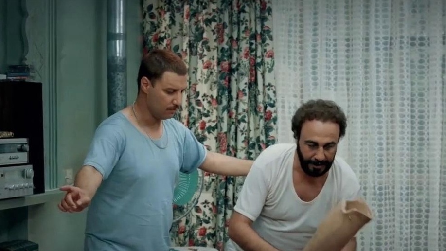 اول مهر شد و خوشحالی مامان‌بابا ها تضمینیه!/ فقط این حرکت جواد عزتی میتونه حق مطلبو درمورد شادی والدین ادا کنه😂👌