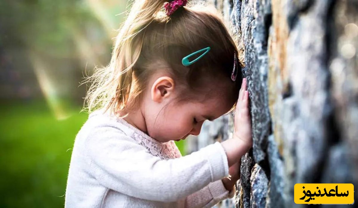 چرا کودک سرش را به زمین یا اشیا می‌کوبد؟/ والدین چه کاری باید انجام دهند؟