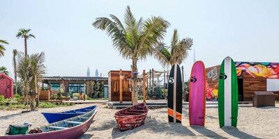 ساحل لامر دبی کجاست؟ راهنمای کامل یکی از زیباترین سواحل دبی با بهترین تفریحات، رستوران‌ها و امکانات رفاهی