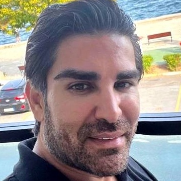 رضا ملک زاده