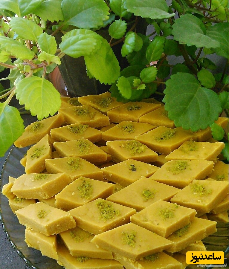 طرز تهیه حلوای گردویی زعفرانی