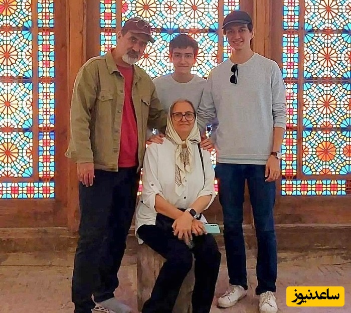 محسن قصابیان در کنار همسر و پسرانش
