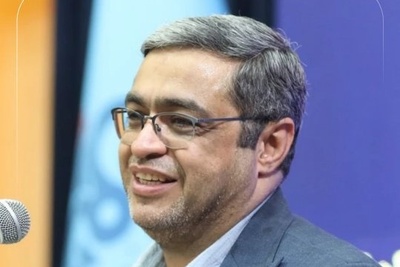 سعید عزیزی: بعضی خانم ها مسلسل میزنند، بذار برسم بعد شروع کن تیربارم کن، خانم‌ها سه برابر آقایون حرف میزنند + ویدئو