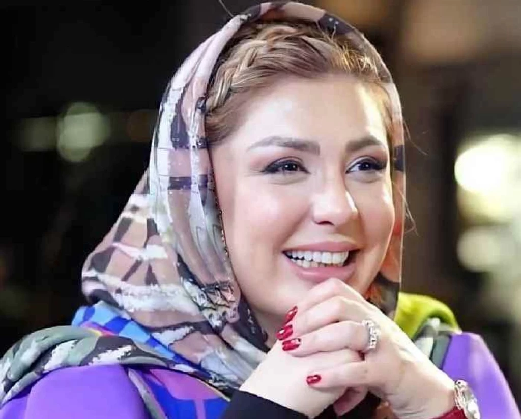 نگاهی به تیپ تینیجری نیوشا ضیغمی با گیره و میکاپ نود و ساده + عکس