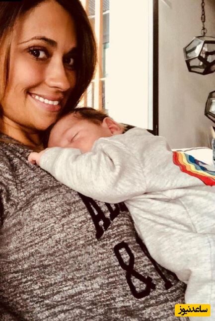 حال و هوای اتاق خصوصی همسر لیونل مسی بعد از زایمان در بیمارستان/ چهره شاد ابرستاره فوتبال جهان درکنار خانواده پرجمعیتش+عکس