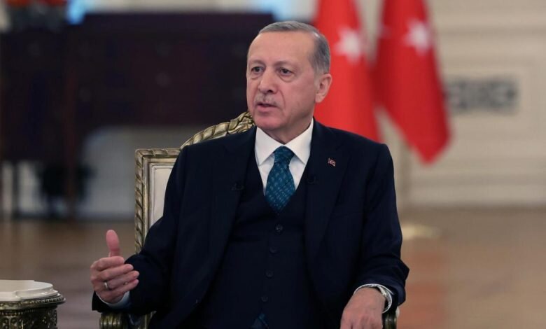 گفتگوی تلویزیونی اردوغان به دلیل کسالت او نیمه تمام ماند +فیلم