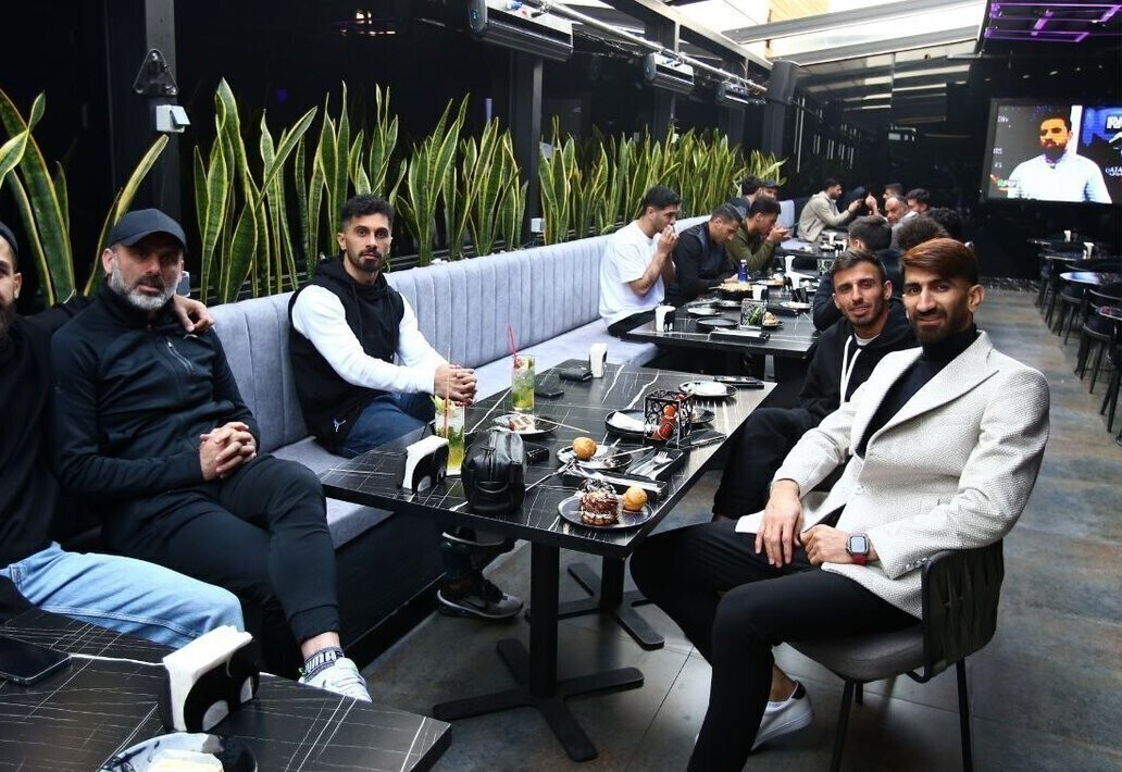 چیدمان لوکس و زیبای کافه باصفا و دلباز علیرضا بیرانوند در شمال تهران/ دنج و مدرن با حس و حال جنوب ایران+عکس