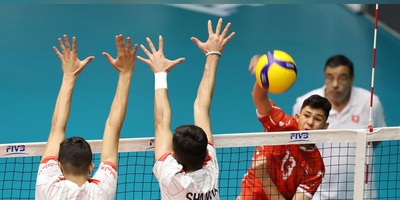 فواید و مزایای ورزش والیبال؛ چگونه این ورزش سلامتی جسم و روان شما را متحول می‌کند؟