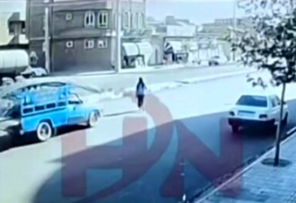 مرگ دلخراش دختر جوان در پی تصادف با نیسان حامل بار غیراصولی میلگرد / دیدن این ویدئو برای همه مناسب نیست 🔞