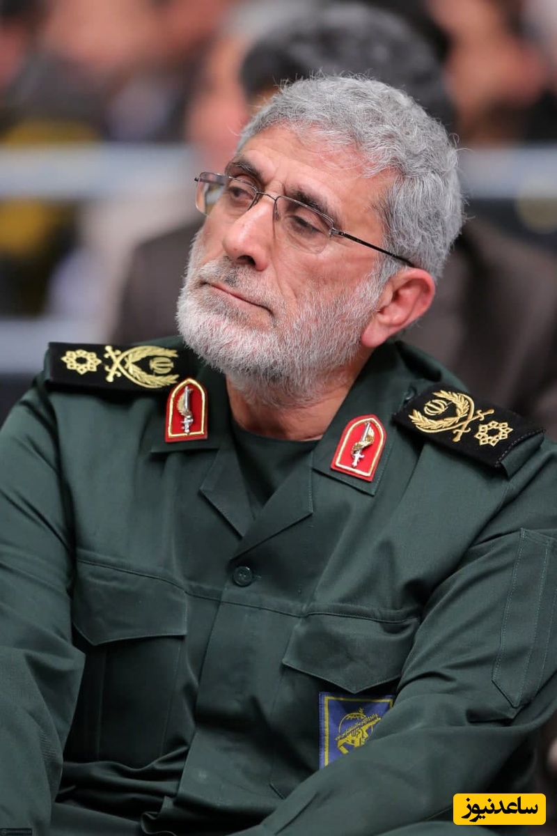 عکس دیدنی سردار قاآنی در مراسم ختم همسر آیت‌الله سیستانی