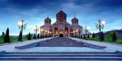 کلیسای جامع سنت گریگور روشنگر کجاست؟ راهنمای کامل بازدید از بزرگ‌ترین کلیسای ارمنستان، تاریخچه، معماری و آدرس