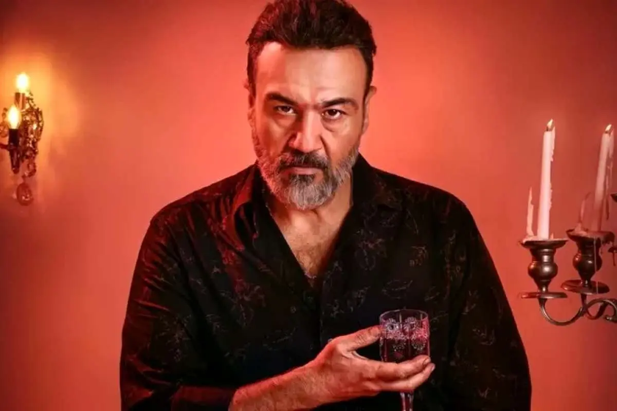 یادی کنیم از گریم جالب مهران غفوریان در سریال "گردن زنی" از این رو به اون روش کرده+ عکس / جذاب ترین گریم عمر غفوریان