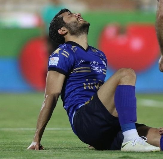 غم بسیار بزرگ بر دل عارف غلامی/ مدافع استقلال  عزادار شد!