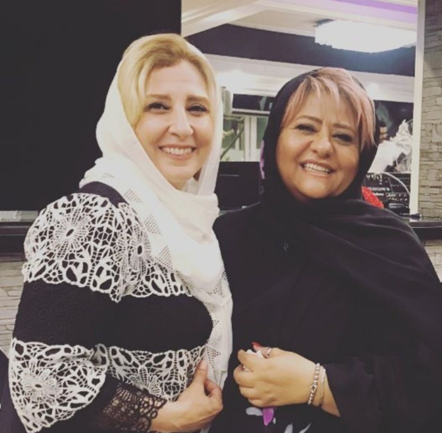 تیپ سرتاپا مشکی و محرمی مرجانه گلچین و رابعه اسکویی در کنار رضا شیری + عکس