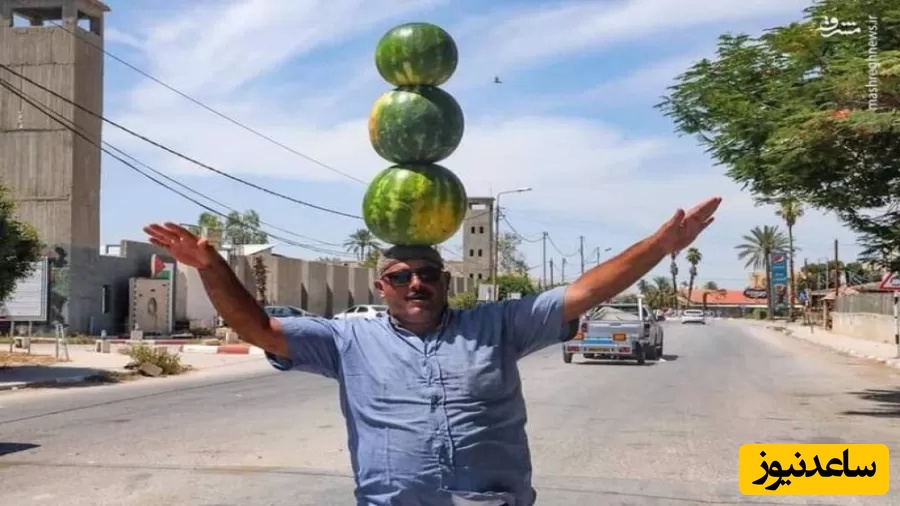 خلاقیت خنده‌دار و استثنایی هندونه فروش شیرازی، برای فرار از گرما حماسه‌ای آفرید تاریخی/ فقط یه ایرانی میتونه در این حد درجه یک باشه