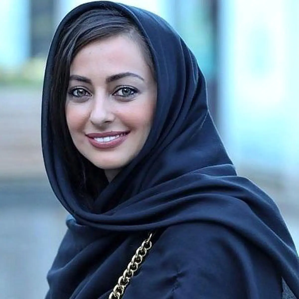 نگاهی به استایل مافیا و گنگ نفیسه روشن و خداد عزیزی در پشت صحنه شب‌های مافیا + عکس