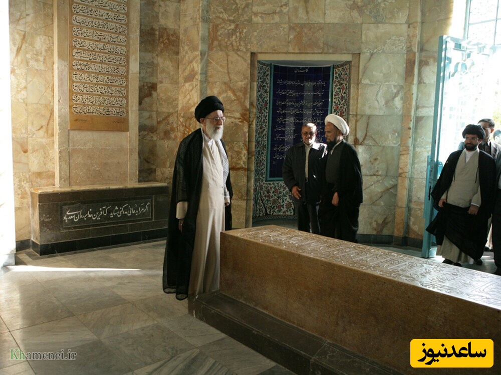 به مناسبت اول اردیبهشت و روز بزرگداشت سعدی؛ نگاهی به حضور رهبر شهید انقلاب در آرامگاه شاعر پرآوازه در شیراز+ویدیو