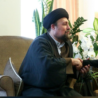 تصویر کمتر دیده‌شده از کتابخانه سید حسن خمینی؛ از قفسه‌های پر از کتاب تا قاب عکس رهبر شهید