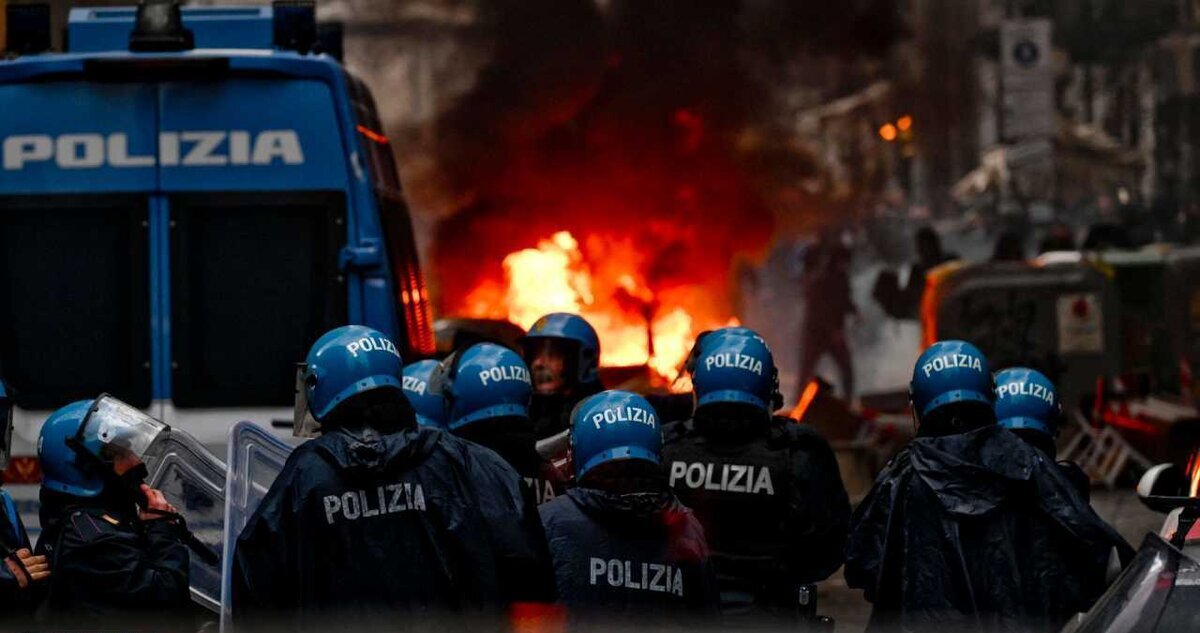  پلیس ضد شورش 