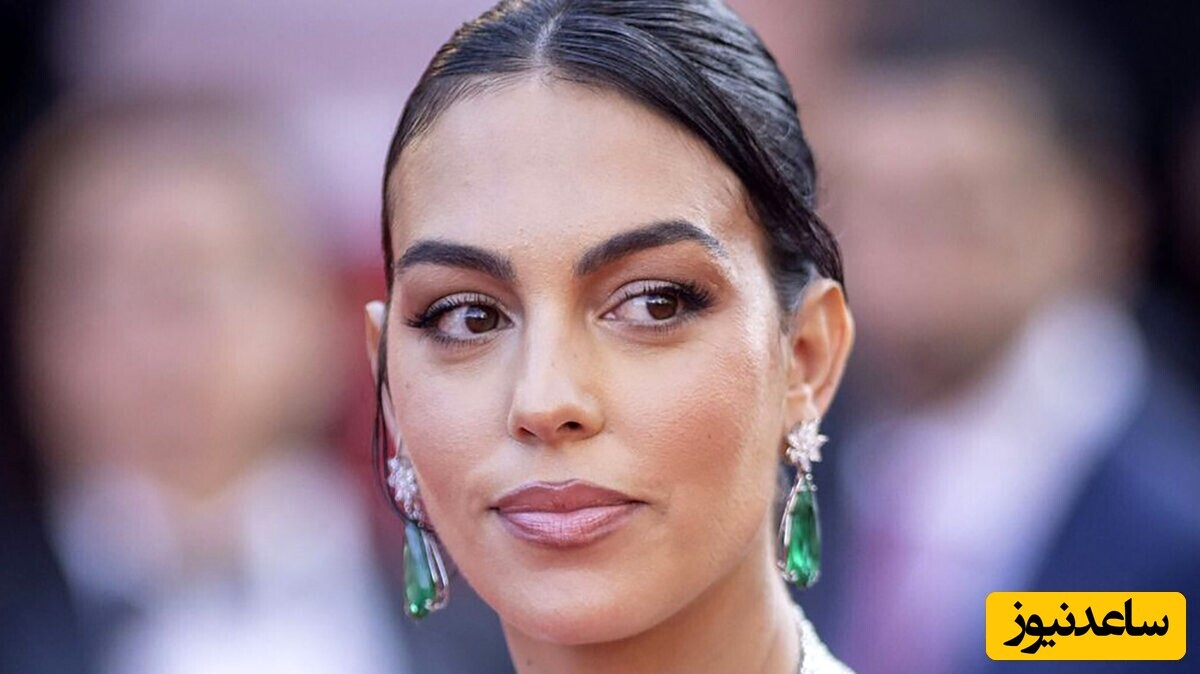 عکس | جورجینا با جواهرات زمردین روی تمام ملکه‌های دنیا رو کم کرد / شاهانه، زیبا و منحصر به فرد