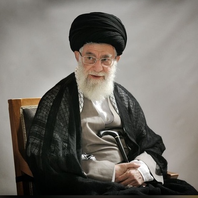 وقتی پشتی‌های جهیزیه را همسرِ رهبر شهیدِ انقلاب دوخت؛ ناگفته‌هایی از ازدواج و جهیزیه دختر بزرگ شخص اول مملکت، سیده بشری خامنه‌ای+فیلم